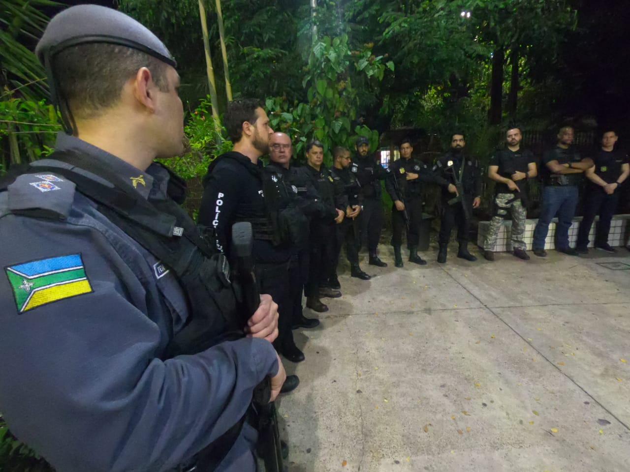 POLÍCIA CIVIL RETIRA 30 MENORES DE LOCAIS INADEQUADOS E NOTIFICA 8 ESTABELECIMENTOS NOTURNOS DURANTE OPERAÇÃO EM MACAPÁ